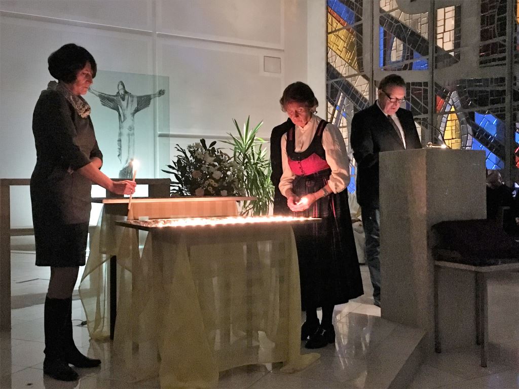 Das Kerzenritual bei der Hospiz Gedenkfeier 2017