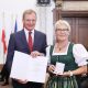 Annemarie Seiringer erhält Verdienstmedaille des Landes Oberösterreich