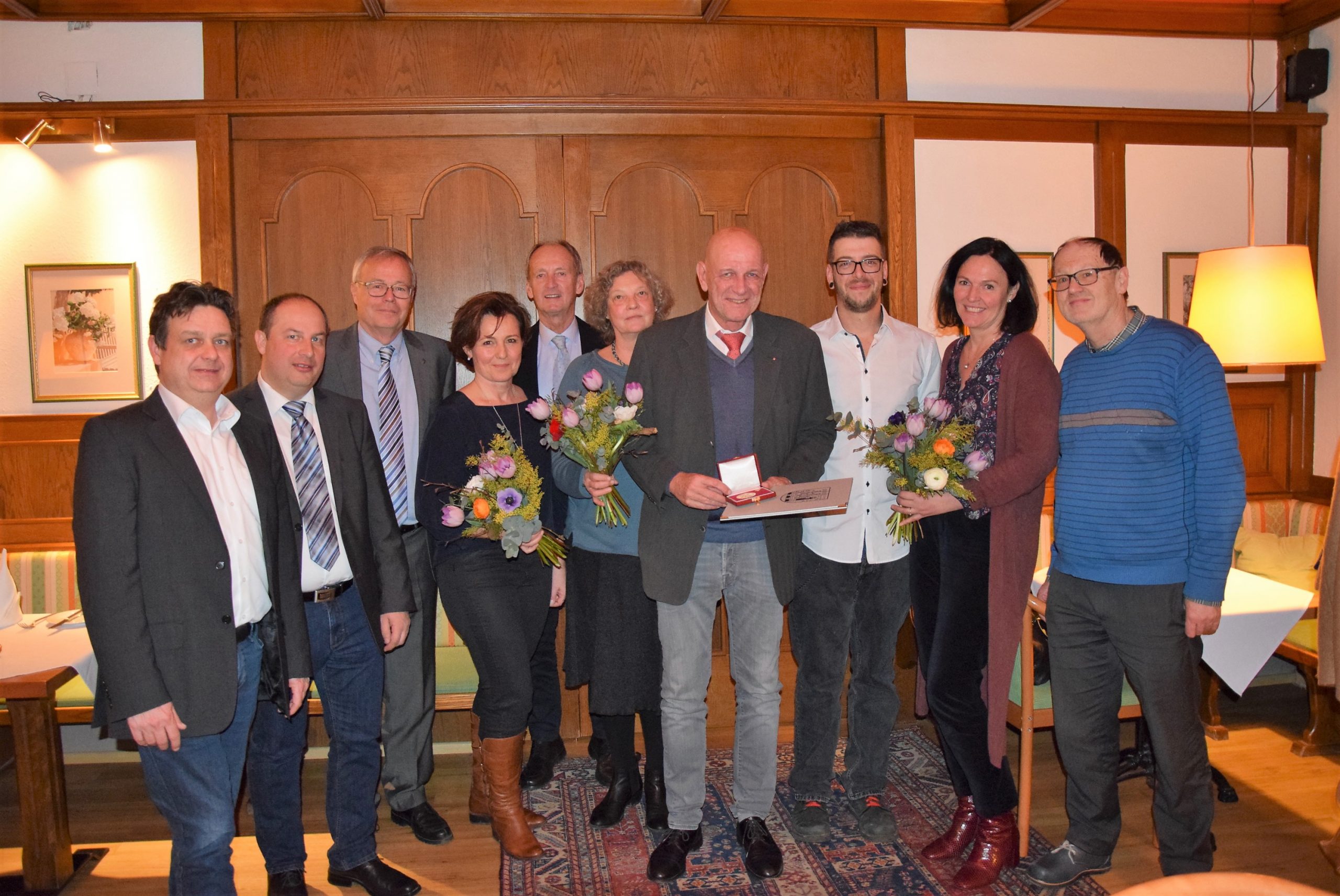 Dr. Wiesmayr erhält das goldene Verdienstzeichen der Stadt Vöcklabruck